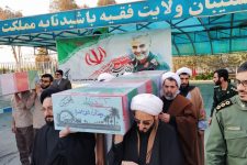 استقبال حوزویان یزد از ۴ شهید گمنام در فرودگاه شهید صدوقی