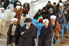 عطرافشانی گلزار شهدای خلدبرین توسط روحانیون و طلاب یزد
