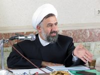 شب قدر به دلیل عظمتش، ناشناخته است؛ «وَ ما أَدْراکَ ما لَیْلَةُ الْقَدْرِ» در این شب ملائک از آسمان فرود می آیند.