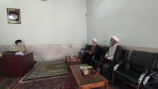 در جلسه مدیر حوزه علمیه استان یزد با امام جمعه و مدیر مدرسه علمیه امام صادق(ع) شهرستان بافق، مسائل تهذیبی و آموزشی این مدرسه بررسی شد.
