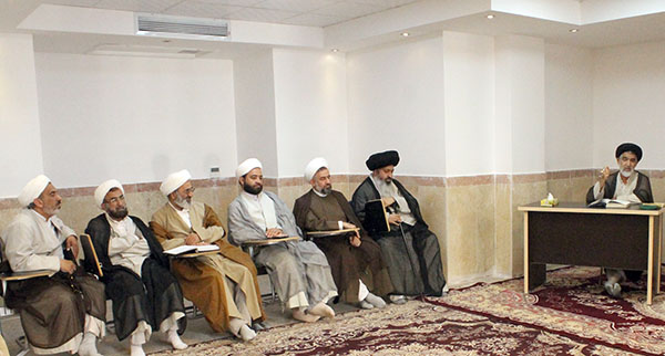 جلسات بصیرتی و دانش‌افزایی اساتید، روحانیون و طلاب یزد برگزار می‌شود