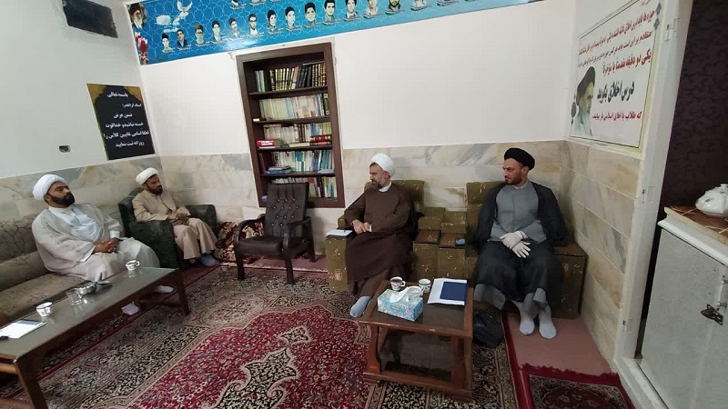 حجت الاسلام والمسلمین شمس در جریان سفر یک روزه به شهرستان های اردکان و میبد، اعلام کرد: تاکنون ۵۰۰۰ کلاس مجازی در سراسر استان برگزار شده است.