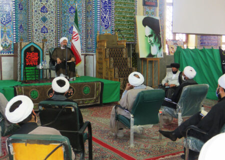 دیدار مدیر حوزه علمیه یزد و همراهان با روحانیون و مبلغین شهرستان بهاباد