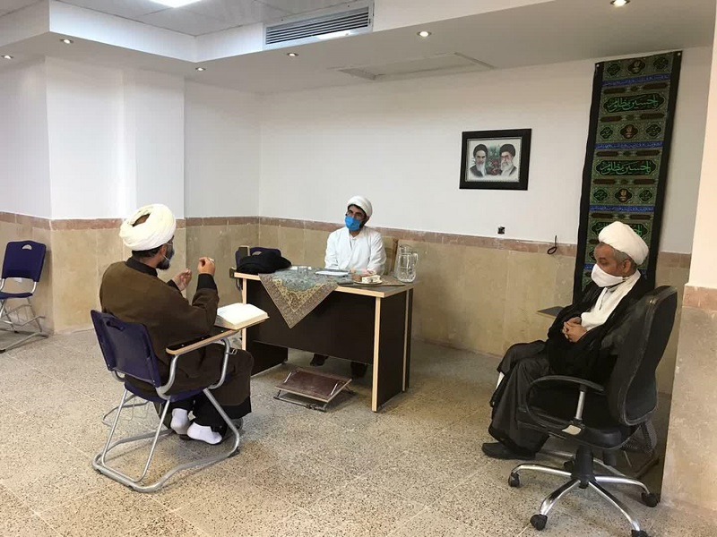 اساتید حوزه علمیه استان یزد جهت دریافت مجوز تدریس در آزمون شرکت کردند.
