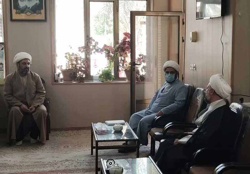 دیدار مدیر حوزه علمیه استان یزد با کادر اجرایی مدرسه امام صادق علیه السلام بافق