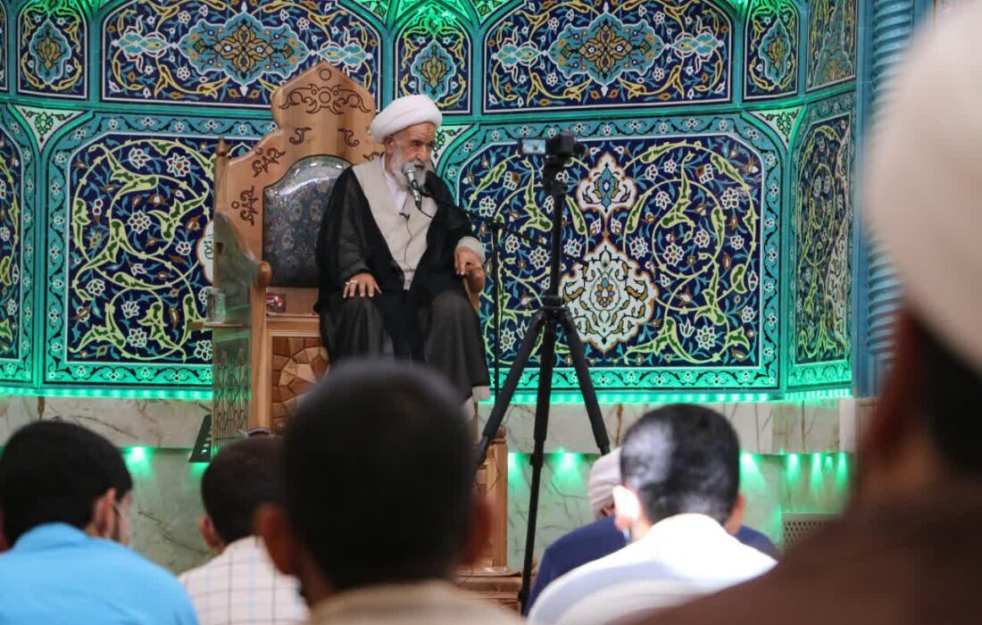 گزارش تصویری از درس اخلاق استاد راشد یزدی