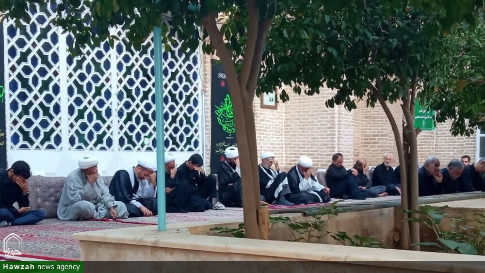 تصاویر/ عزاداری روز نهم “تاسوعا” محرم در حوزه علمیه یزد مدرسه علمیه شفیعیه