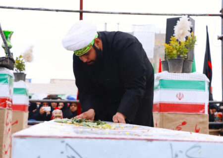تصاویر/ خاکسپاری لاله فاطمی در مدرسه علمیه امام جعفر صادق(ع) مهریز