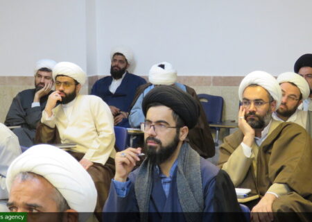 کارگاه راهکارهای عملیاتی جهاد تبیین ویژه کادر مدارس علمیه یزد برگزار شد + عکس