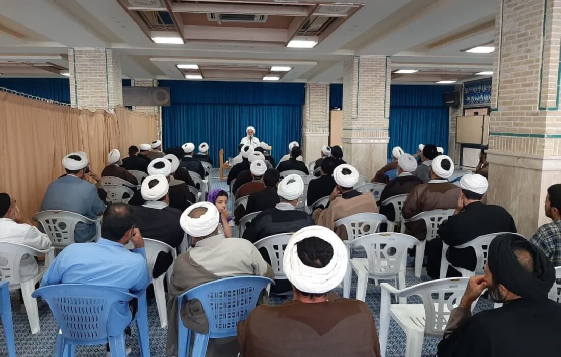کارگاه مدیریت مسجد با تدریس حجه‌الإسلام و المسلمین قرائتی در مصلای میبد برگزار شد