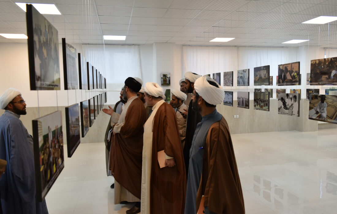 تصاویر/ بازدید اساتید دوره تربیت مدرس مهارت‌های پژوهشی یزد از کتابخانه تخصصی علوم قرآنی و تفسیر