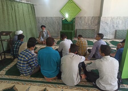 شرکت طلاب مدرسه امام خمینی (ره) در درس اخلاق حجت الاسلام حسینی مرامی