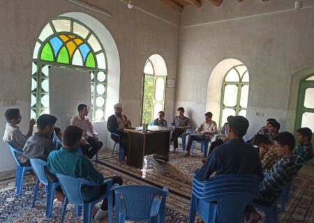 شرکت طلاب مدرسه امام خمینی(ره)در کلاس هدف طلبگی و انجام وظایف آن
