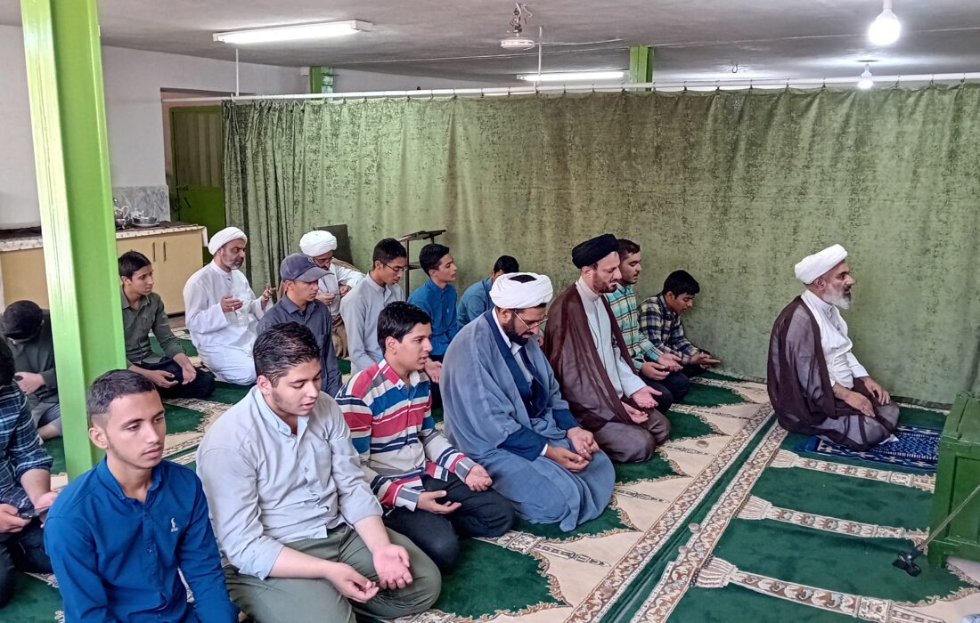 بازدید مسئولین حوزه علمیه یزد از اردوی تابستانه مدرسه علمیه امام خمینی ره